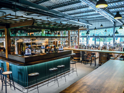 LA BOUTEILLE 40 : pour trinquer en toute convivialité