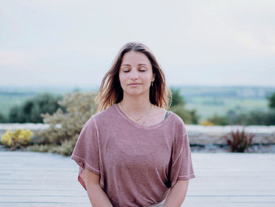 Pause yoga : une pratique pour l’automne avec Mayana Yoga