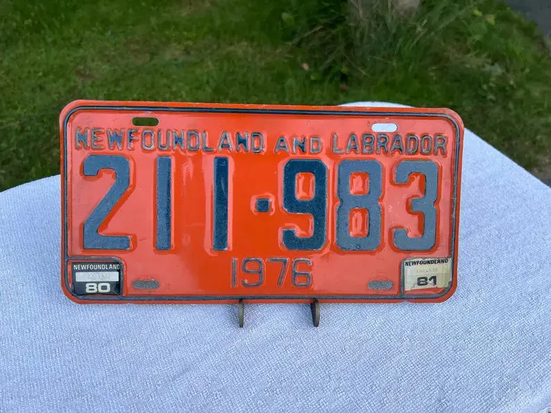 1976 NEWFOUNDLAND LABRADOR Canada  License Plate Original Condition