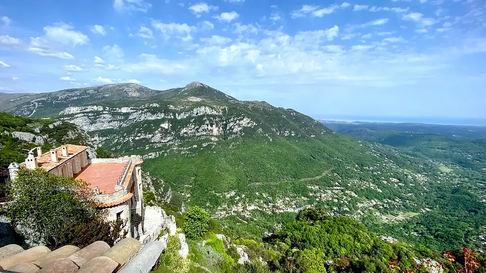 Panorama z tarasu widokowego w Gourdon