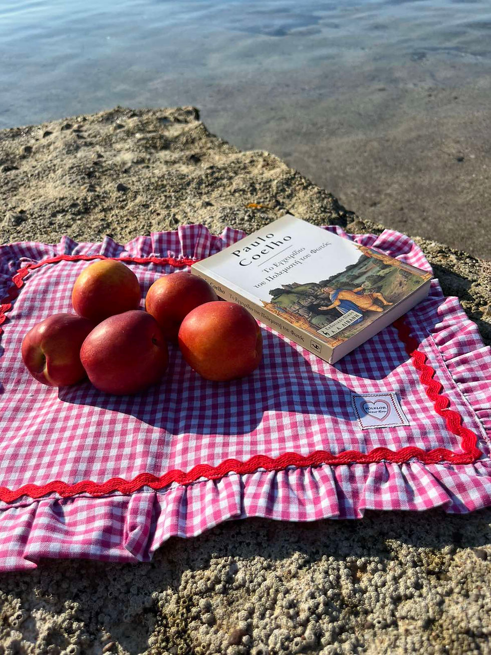 Gingham fuchsia ruffled placemat