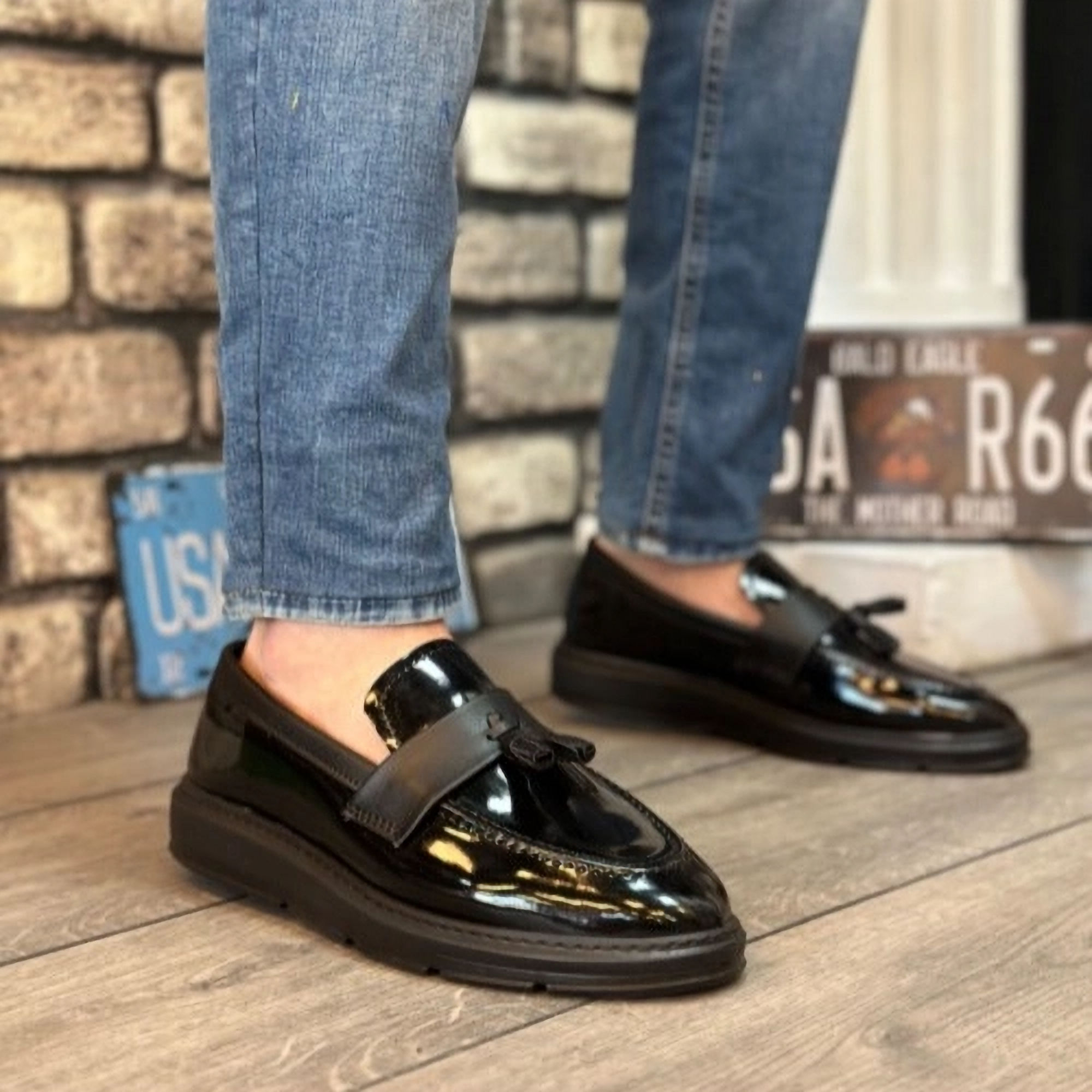 BA0005 Bağcıksız Yüksek Siyah Taban Klasik Rugan Püsküllü Corcik Erkek Ayakkabı