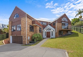 Auction Stalled at $1.62m… Then everything changed for this Murrays Bay home
