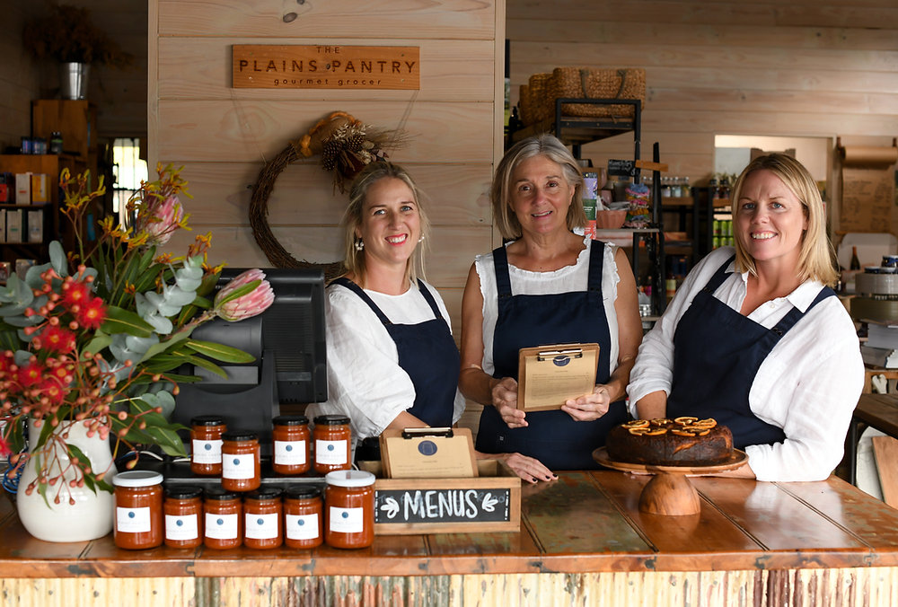 HANNAH, DEBBIE & KYLIE THE PLAINS PANTRY