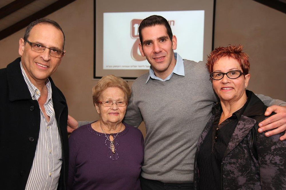 ציפי אבי פקר פנינה ואלעזר רוקח.jpg