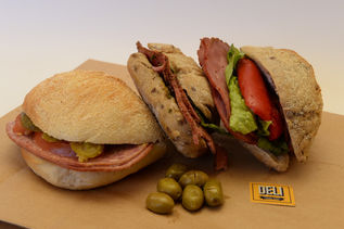 ''עוף טוב'' מגישה כריכי DELI מושקעים