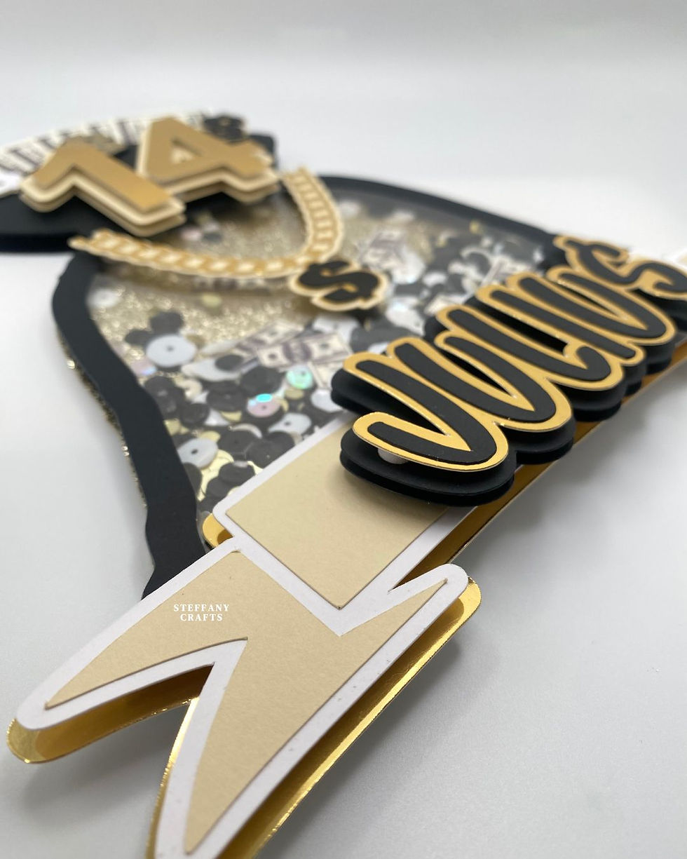 Thumbnail: Money Shaker Cake Topper