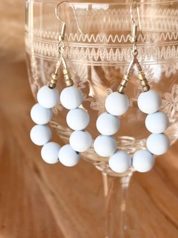 Miniature : Boucles d'oreilles gouttes perles bleu pastel