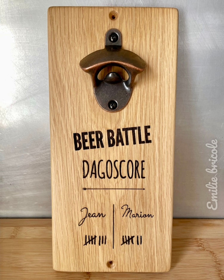 Miniature : des photos de réalisations déjà faites suite à des commandes de décapsuleurs muraux aimantés personnalisés