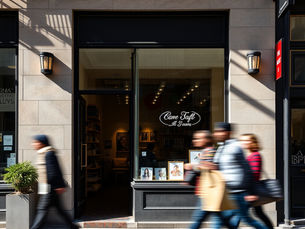 Turn Walk-by's Into Buyers: The Power of Store Traffic Data