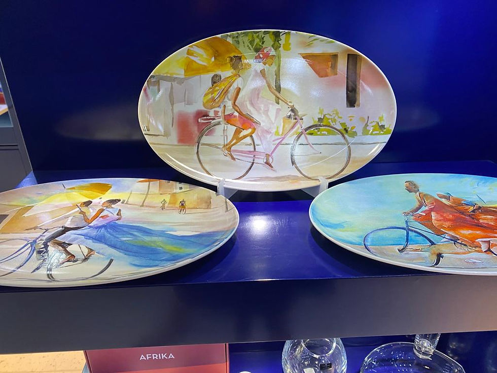 Miniatura: Travessa Oval Sem Título 'Pedalando'