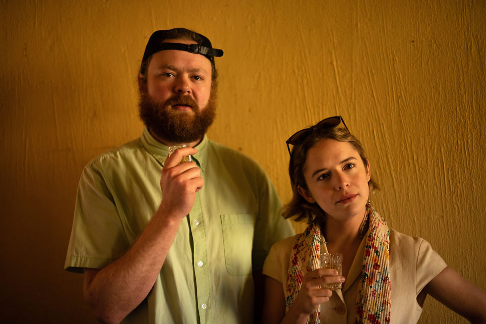Andrew Leland y Naian González