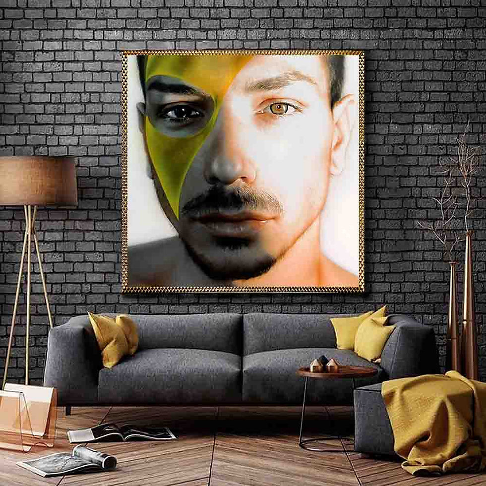 Quadro moderno "Light Reflections" ambientato in un elegante salotto moderno con divano grigio ed elementi decorativi gialli