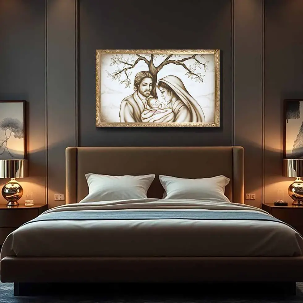Quadro  sacra famiglia albero della vita ambientato in camera da letto moderna, dipinto  abbinabile anche in camera classica