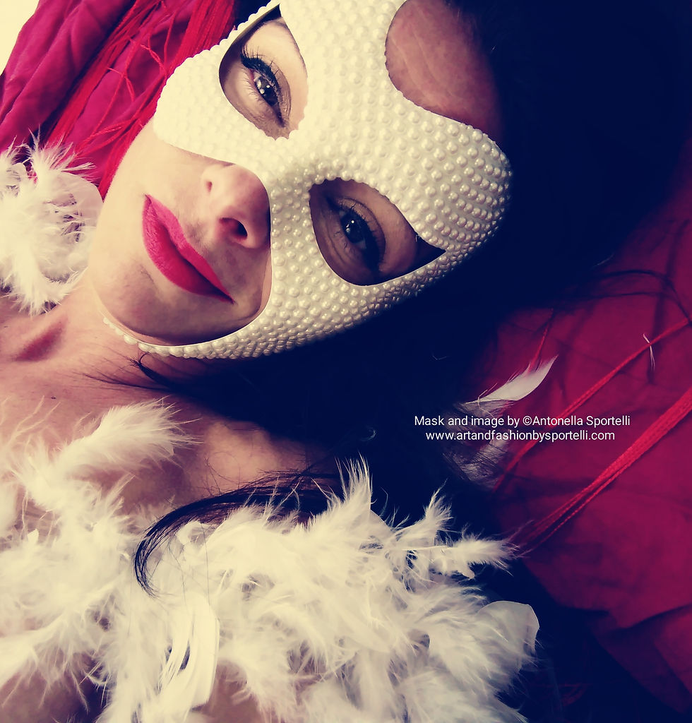 donna con maschera di perle bianca, Carnevale, feste per adulti