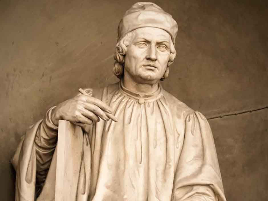 Arnolfo di Cambio - scultura di Luigi Pampaloni collocata a Santa Maria in Fiore