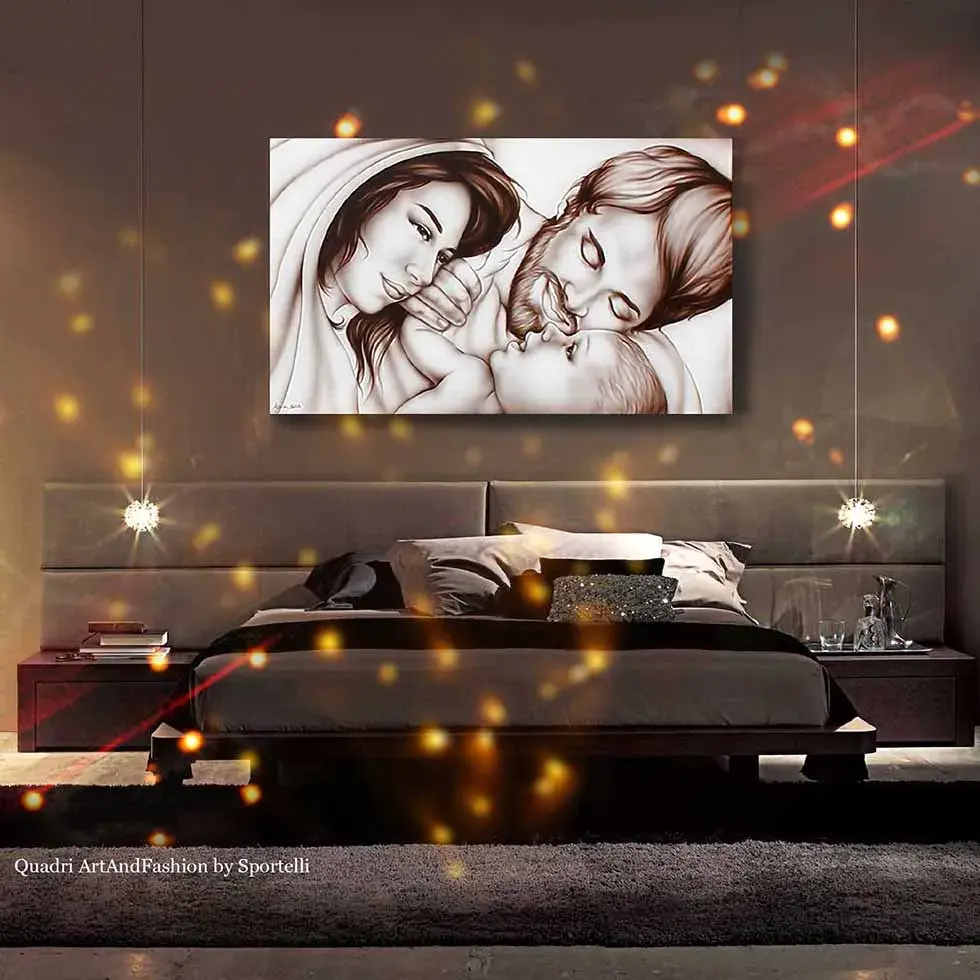 Capezzale Moderno Sacra Famiglia Sentimento ambientato in camera da letto dai toni caldi, legno