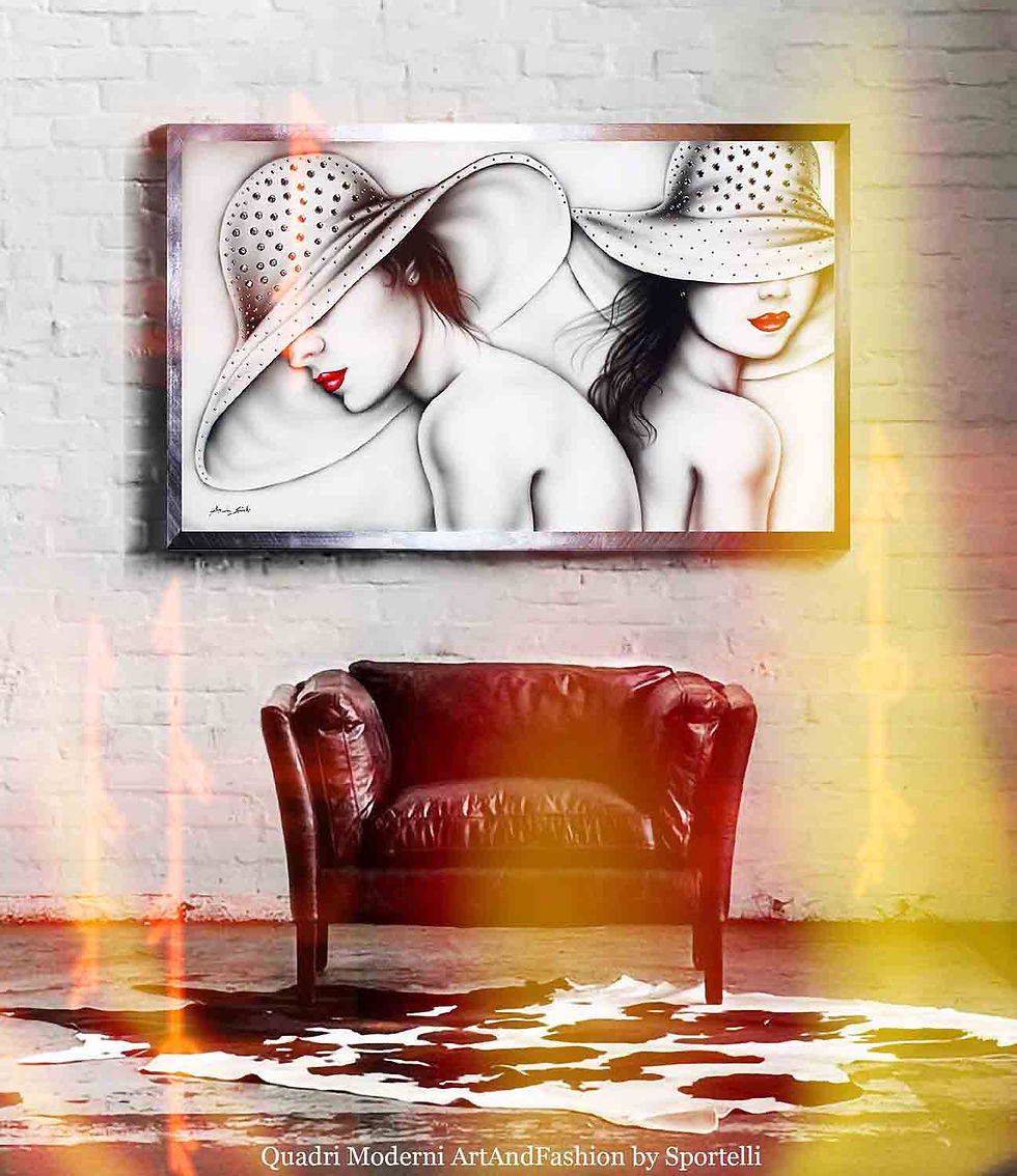 Quadro donne con cappello ambientato in salotto moderno con poltrona rossa