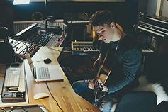 studio-2677975_1920.jpeg