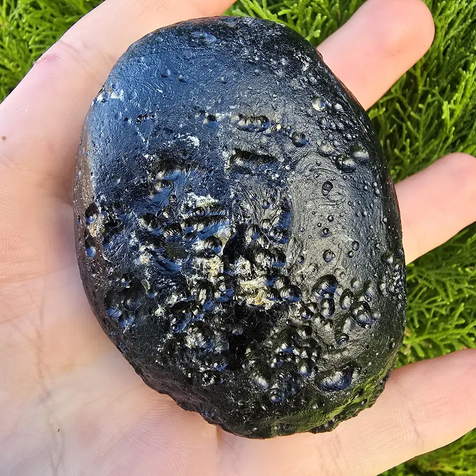 Thumbnail: Indochinite tektite 216.65g