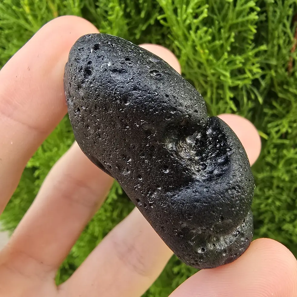 Thumbnail: Philippinite tektite 66.77g