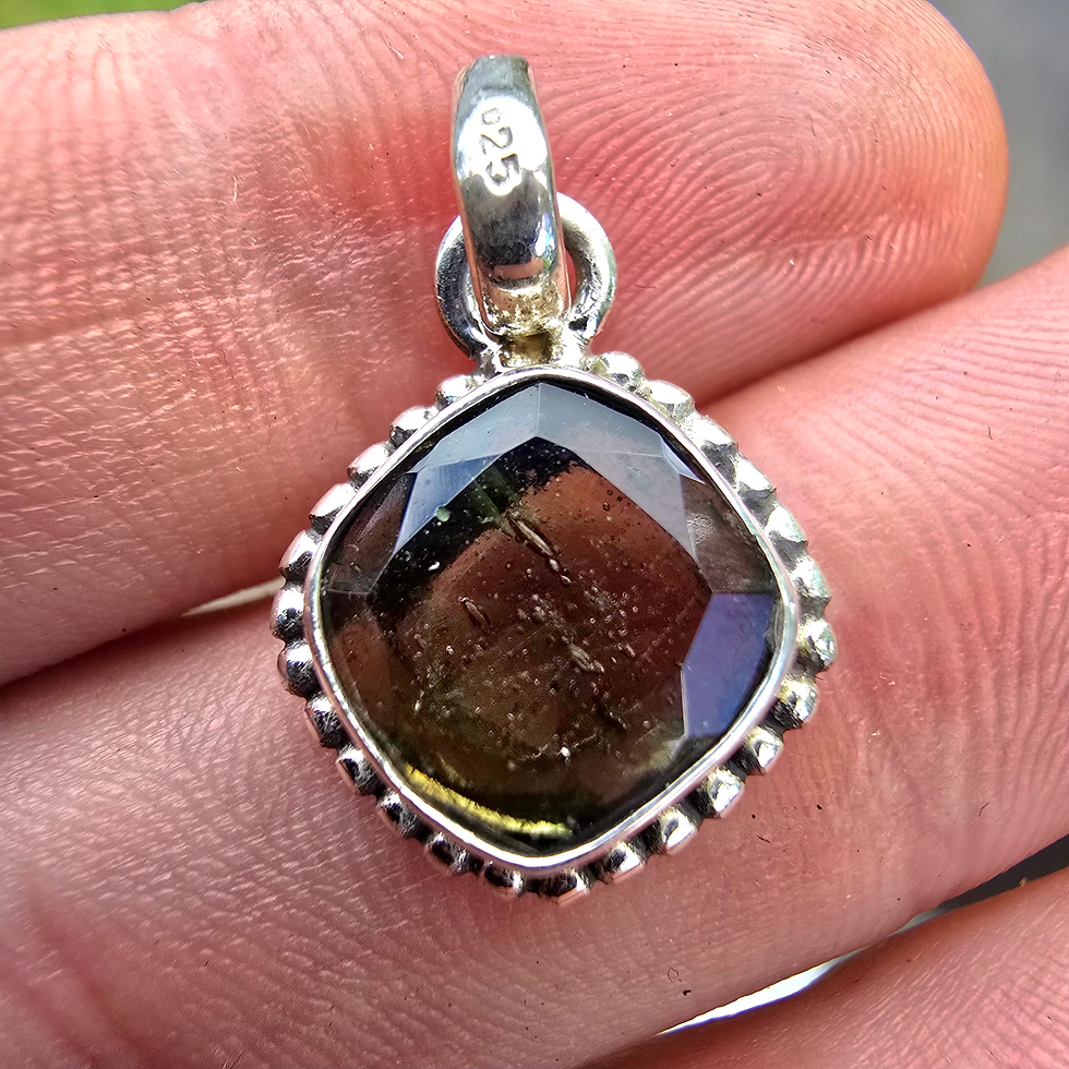 Thumbnail: Faceted Moldavite Pendant