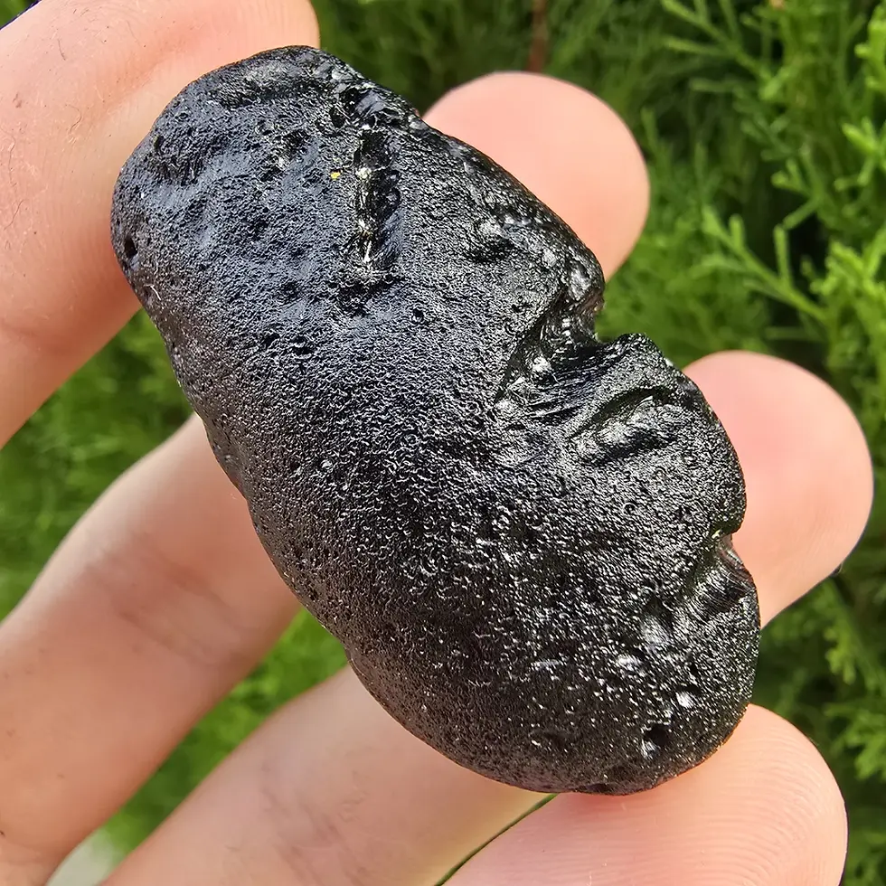 Philippinite tektite 35.47g