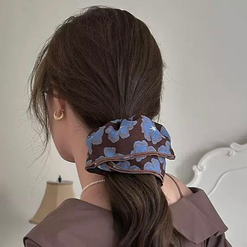 थंबनेल: Periwinkle scrunchie