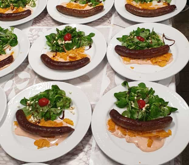Wildbrät vom Hirschkalb "aus eigener Jagd", Feldsalat - Nachosalat