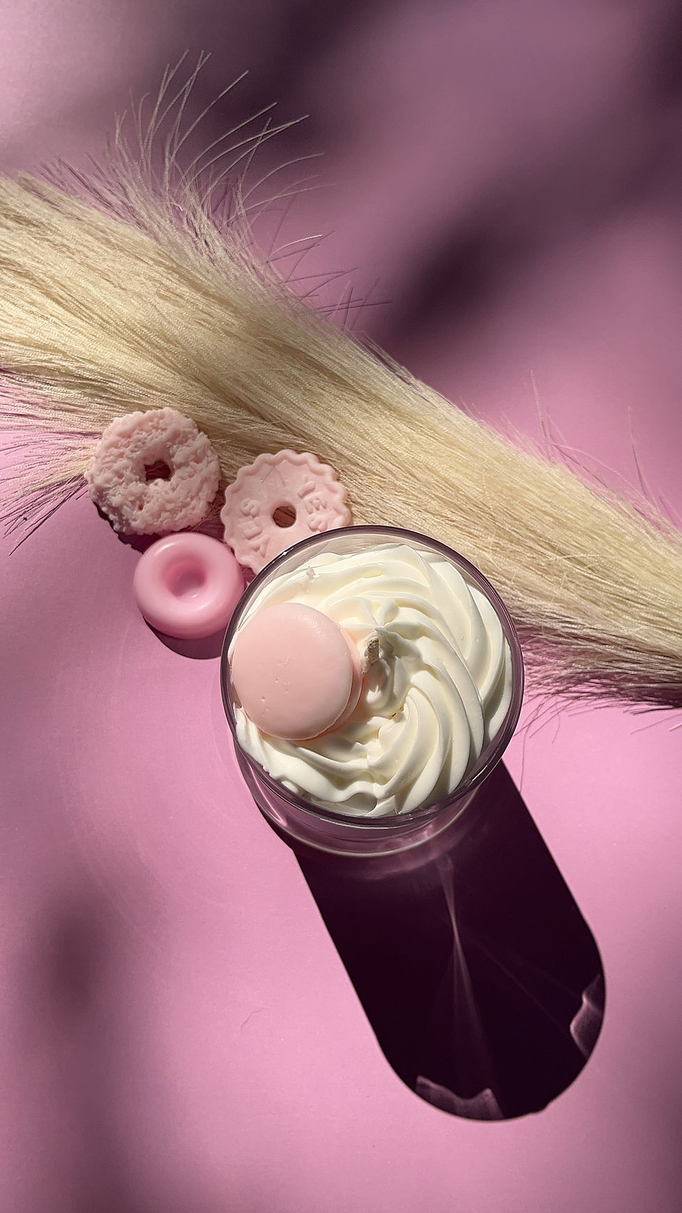 Strawberry Macaroons