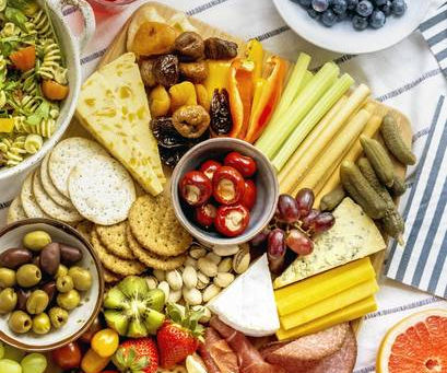 Healthy meal plate showing carbohydrates paired with protein and good fats