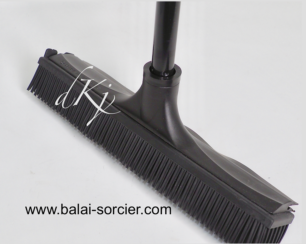 Miniature : Balai SORCIER. Balai coiffeur picot V en caoutchouc synthétique. Qualité professionnelle. UNIK NEW - Excellence Shop. Foire de Paris