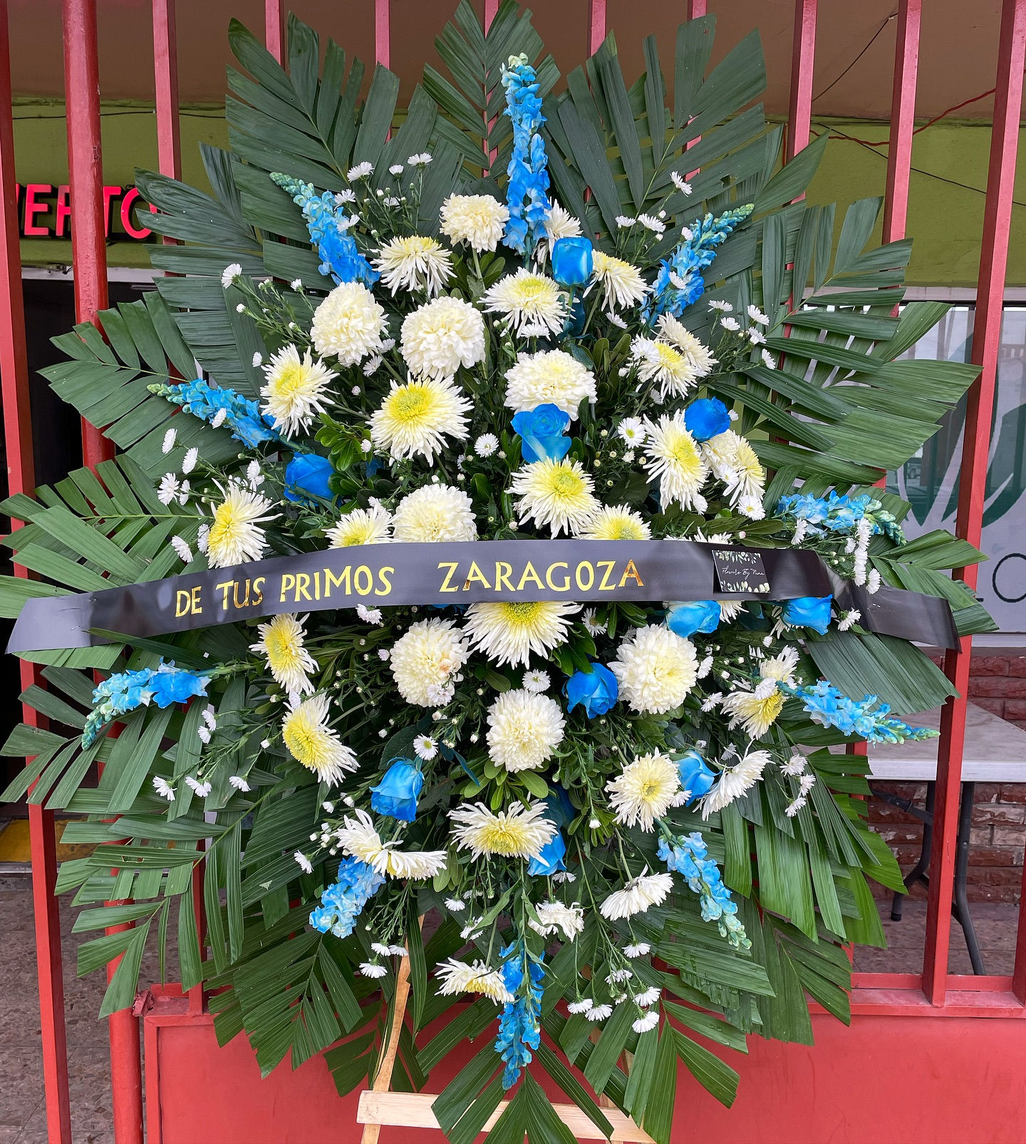 CORONA ROSA AZUL CON BLANCO