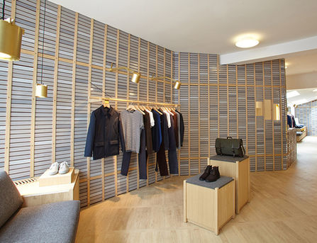 Déplacement et installation du visuel merchandising pour l'ouverture de la boutique Notting Hill à Londres