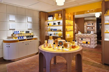 Création du visuel merchandising pour la boutique Saint Honoré à Paris 