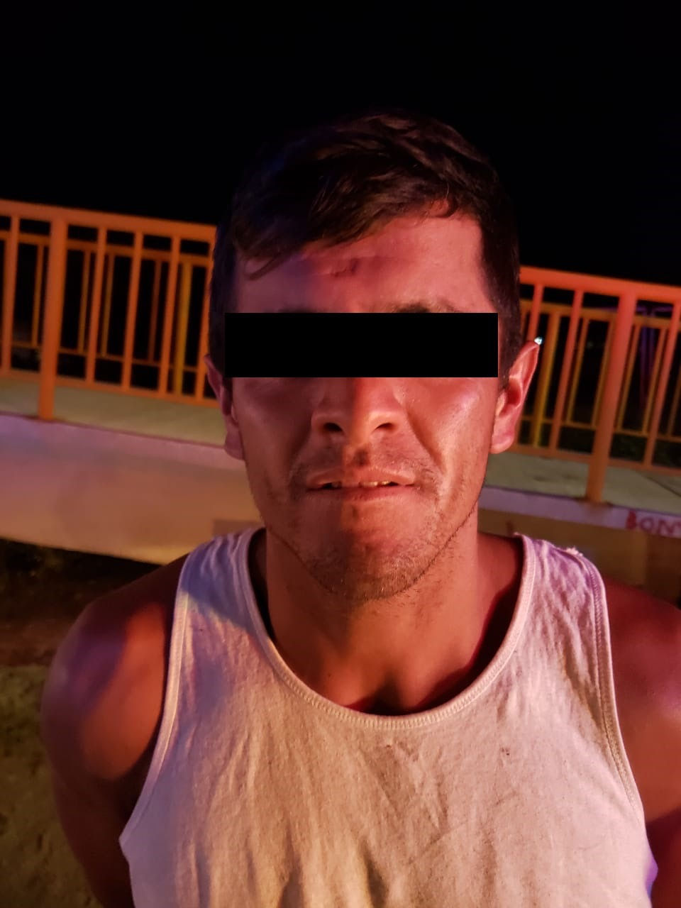 ¡DETIENEN A “EL PAKITO” Y “EL PONCHO” DESPUÉS DE HABERLES ENCONTRADO DROGA!
