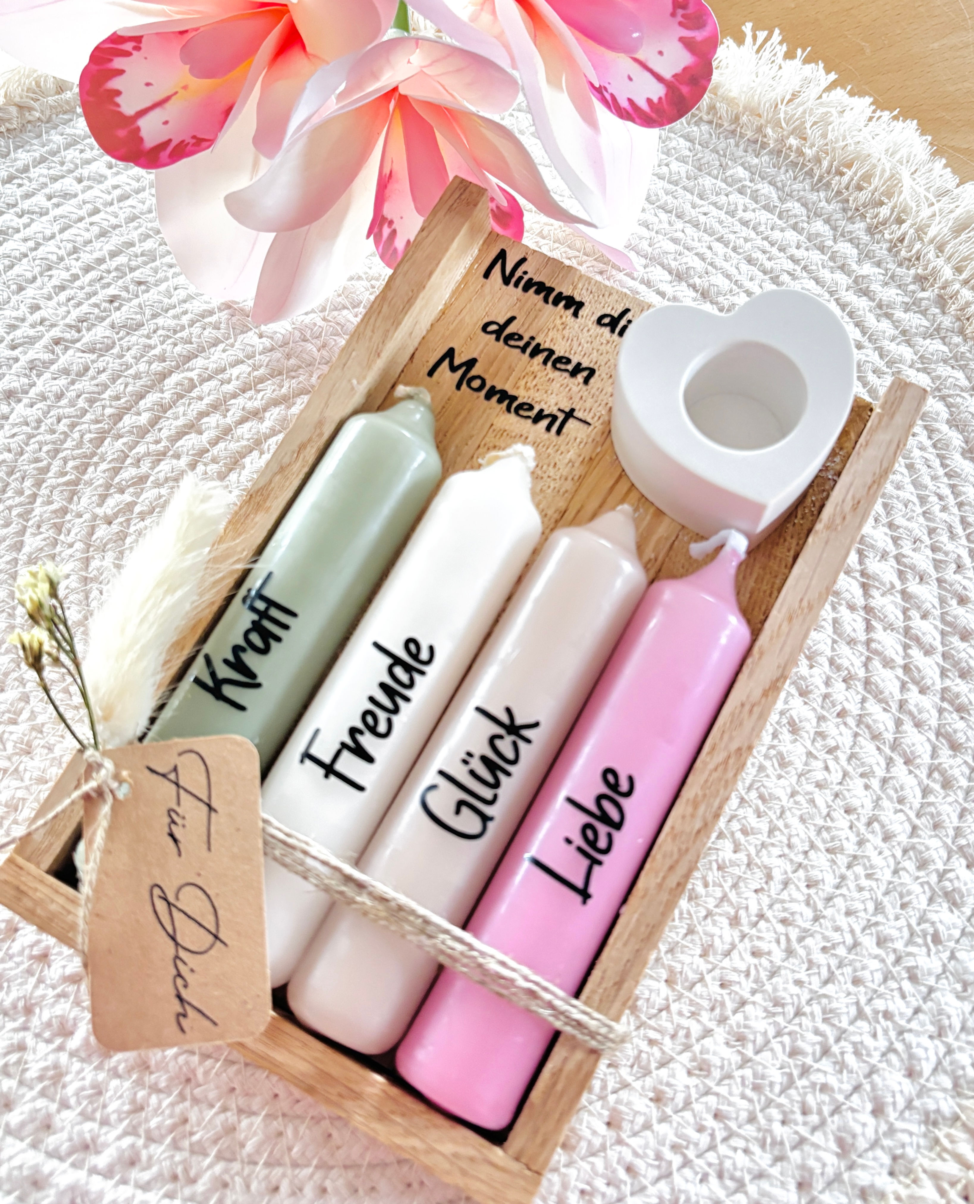 Kerzenset rosa grün grau weis mit eiche holzkiste mit aufdruck traue freundschaft liebe Lebenskraft