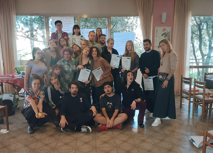 Changing Stages: Empowering Youth Participation Through Participatory Theatre -İtalya