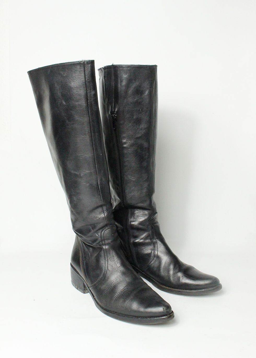 Thumbnail: BLACK POINTED TOE LEATHER BOOTS WITH ZIPPER DECORATION Size 37