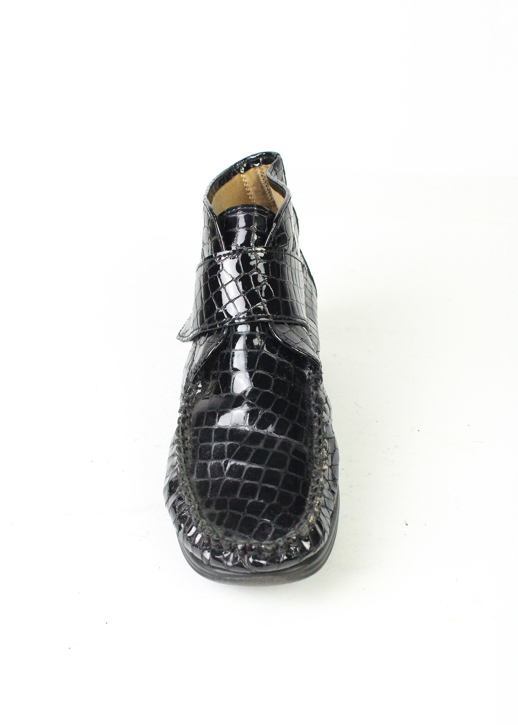 BLACK BOA PATENT LEATHER ANKLE BOOTS Size 39