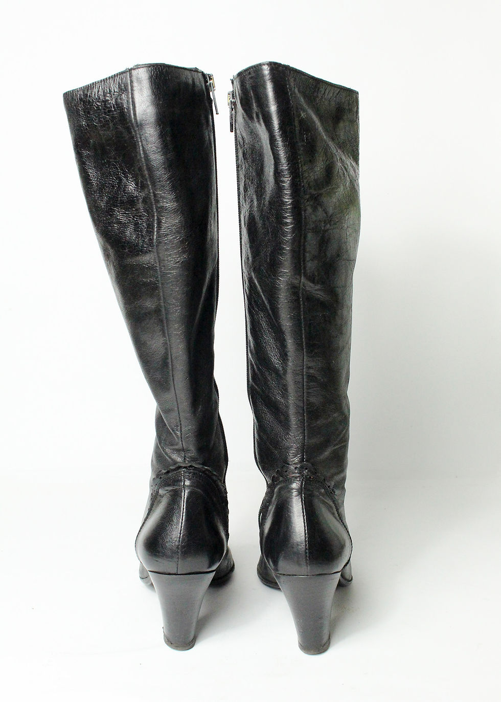 Thumbnail: BLACK PATENT ITALIAN LEATHER POINTED TOE HEELED BOOTS Size 37