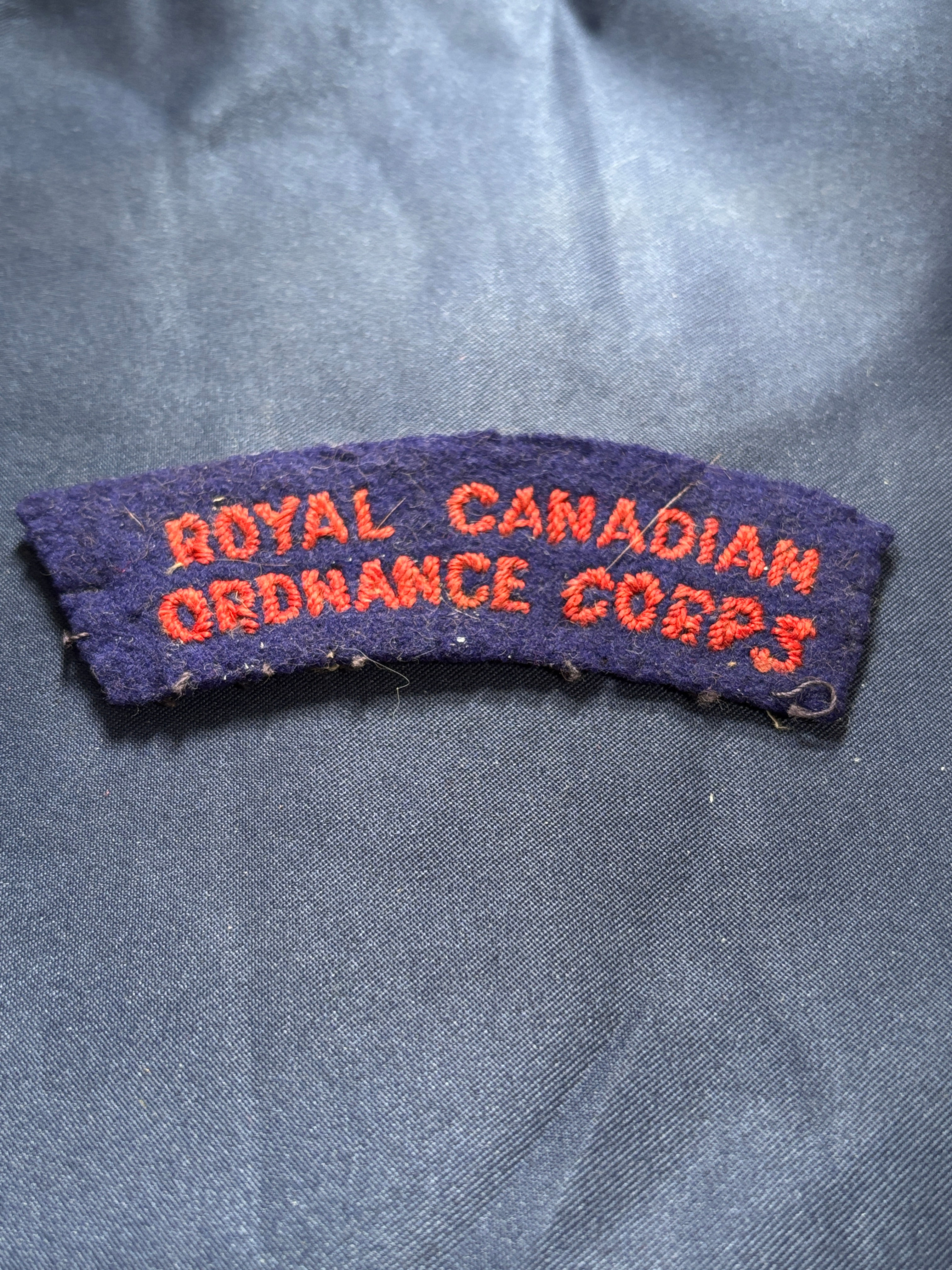 Canadian Army 1920-53 Shoulder Flash Royal Canadian Ordnance Corp (British made)