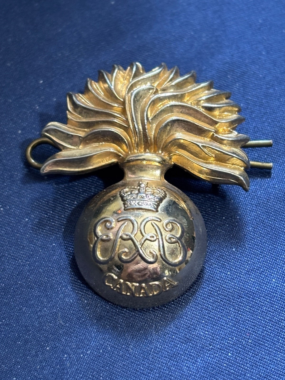 Canadian Army 1953-68 Cap badge Canadian Grenadier Guards