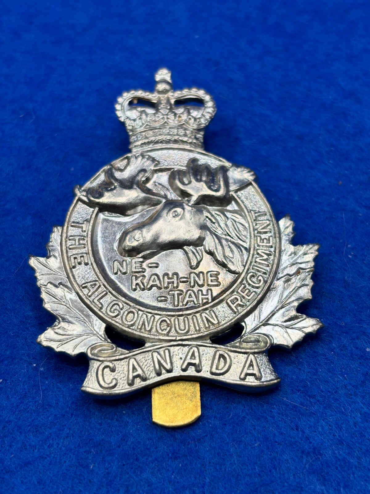 Canadian Army 1953-68 Cap badge Algonquin Regiment