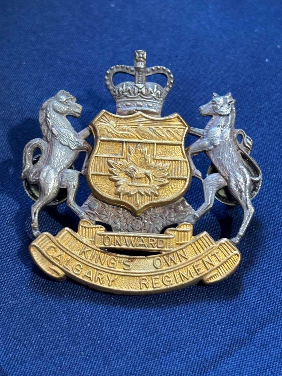 Canadian Army 1953-68 Cap badge Kings own Calgary Regt Officers