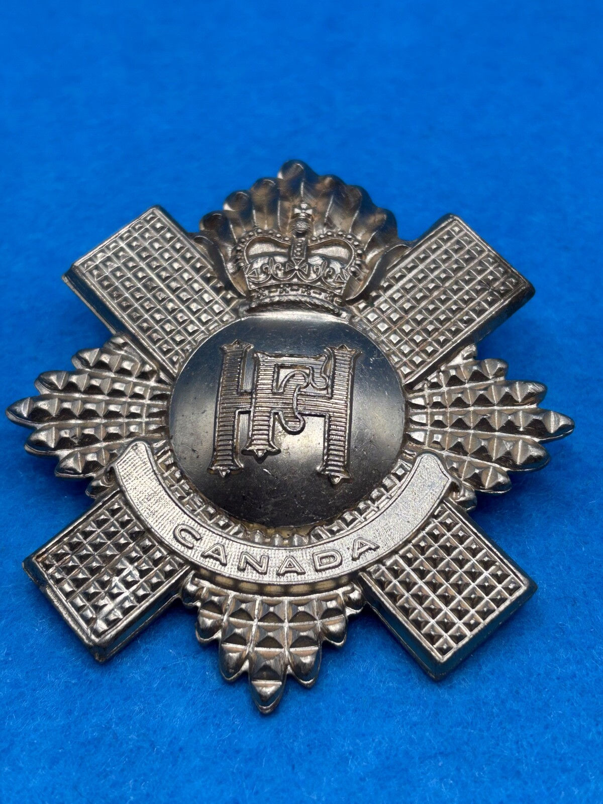 Canadian Army 1953-68 Cap badge Highland Fusiliers