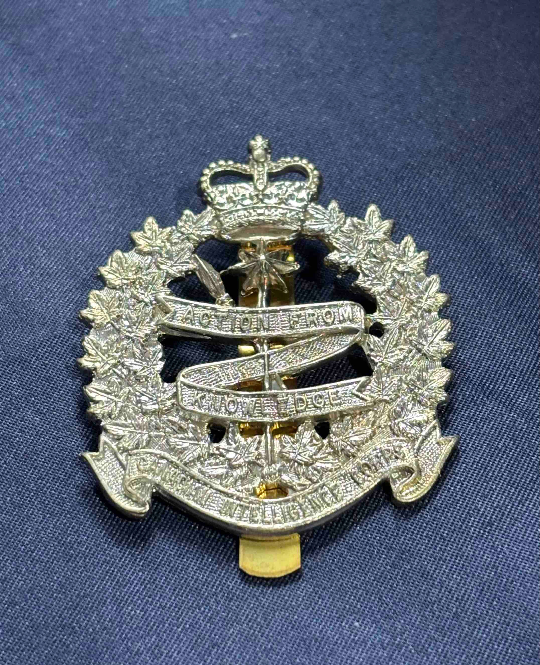 Canadian Army 1953-68 Cap badge Intelligence corp