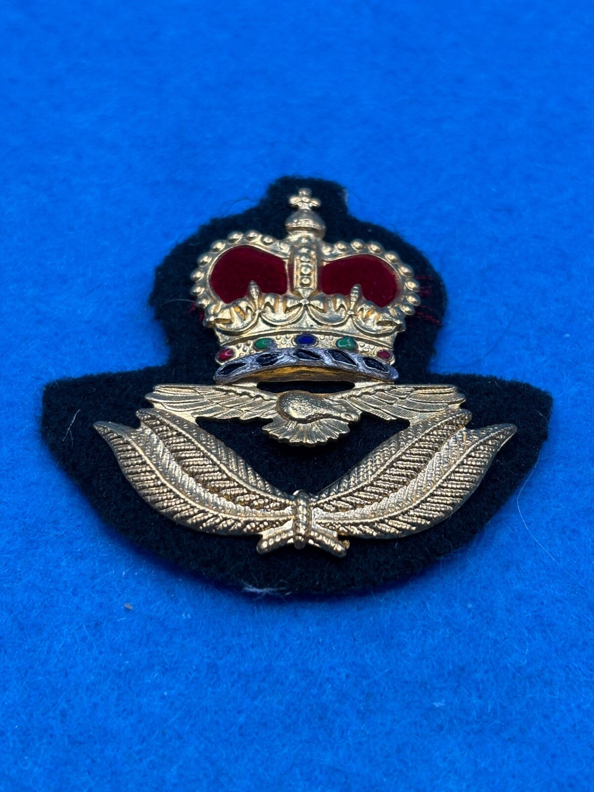 RCAF Cap badges 1953-68 Officers wedge cap cloth backing