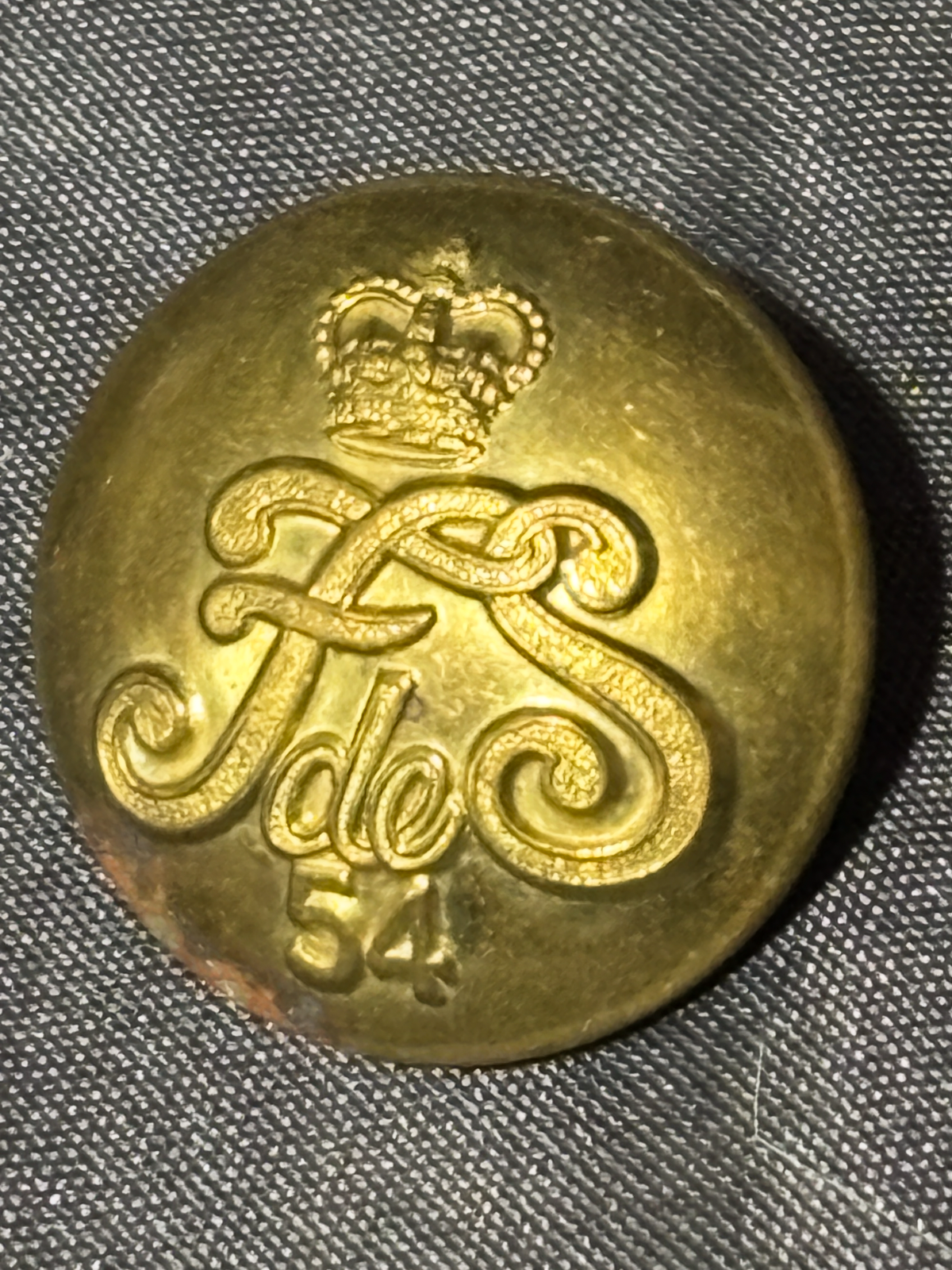 Canadian Army 1953-68 Buttons Les Fusiliers Du Sherbrooke (Scully) 1 inch