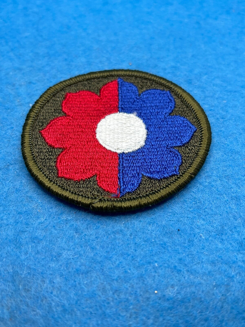 Thumbnail: U.S. Army shoulder 9th Infantry Division